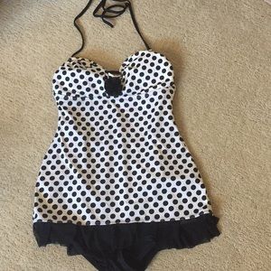 KENNETH COLE REACTION 1 piece